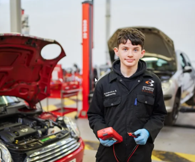 Automotive: Light Vehicle Maintenance & Repair Principles Diploma